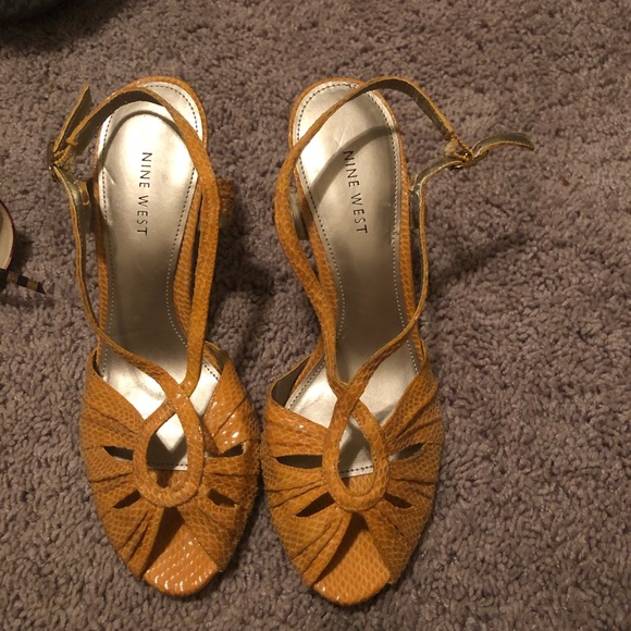 Nine West - Picture 1 of 5